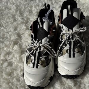 Burberry White and Black Women's Sneakers